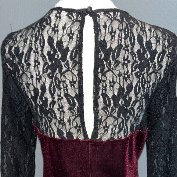 BISOU BISOU Burgundy Stretch Velvet & Black Lace Bustier Corset Style Top EUC- 8 - Picture 6 of 12
